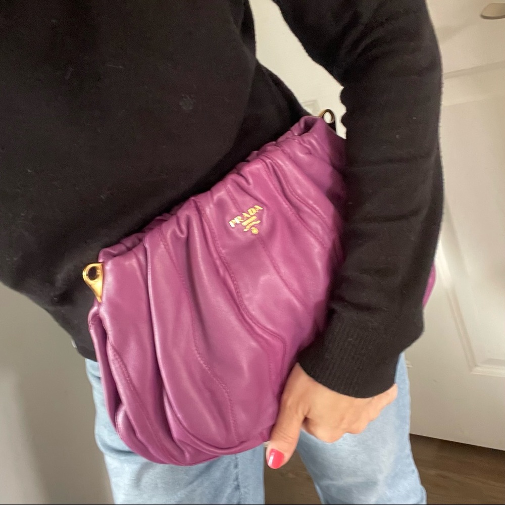 ❌SOLD❌ MINT Prada Napa Leather Stripe Clutch Crossbody Bag - Picture 3 of 15
